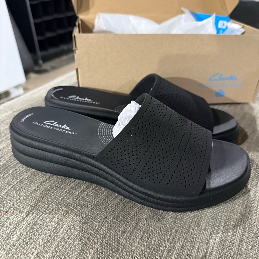 NWT Clarks Women's Black Slide Sandals